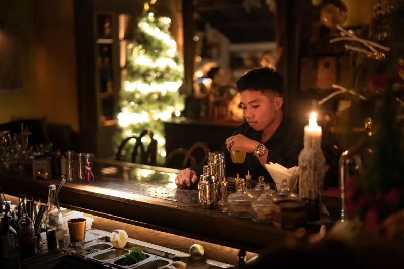 Between the Pour and the Pause: The Quiet Psychology of Lounge Confessions